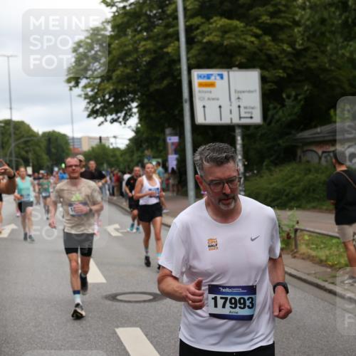 29.06.2025 - hella hamburg halbmarathon Yannick Fuchs http://msf.ph/oto/8308605 29.06.2025 10:50:30 20KM 1583, 1955, 2083, 2741, 3413, 3836, 4152, 4594, 4813, 5418, 5492, 5570, 6399, 6416, 6835, 7037, 7547, 8393, 8542, 8652, 8669, 8968, 8996, 9246, 9727, 9884, 9903, 9907, 9934, 10084, 10093, 10665, 11212, 11870, 12348, 12440, 12590, 12712, 13394, 13666, 13691, 13750, 14408, 14588, 14678, 14867, 15097, 15407, 15431, 15695, 16008, 16009, 16121, 16620, 16634, 16679, 17268, 17660, 17993, 18208, 18719, 18867, 18899, 19091 meine-sportfotos.de