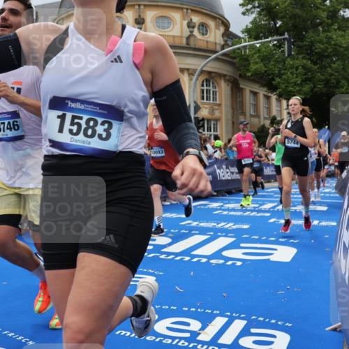 29.06.2025 - hella hamburg halbmarathon Strokosch-Dieckow http://msf.ph/oto/8308624 29.06.2025 10:56:33 Ziel 1583, 2083, 3413, 4152, 5721, 5744, 6399, 6416, 6759, 7037, 7646, 8311, 8542, 8652, 8744, 9488, 9562, 10093, 11083, 11870, 12509, 13863, 15145, 15407, 16257, 16261, 17259, 17268, 17734, 18340, 18746, 18835, 18899, 19120 meine-sportfotos.de