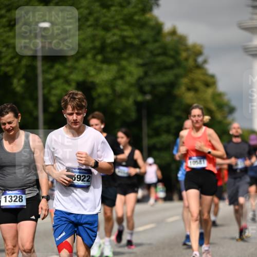 29.06.2025 - hella hamburg halbmarathon Dr. Thomas Lammeyer http://msf.ph/oto/8308681 29.06.2025 10:17:06 Kennedybrücke 1007, 1020, 1051, 1328, 1859, 4187, 4554, 5597, 5598, 6489, 7346, 7873, 8115, 8279, 9527, 10581 meine-sportfotos.de
