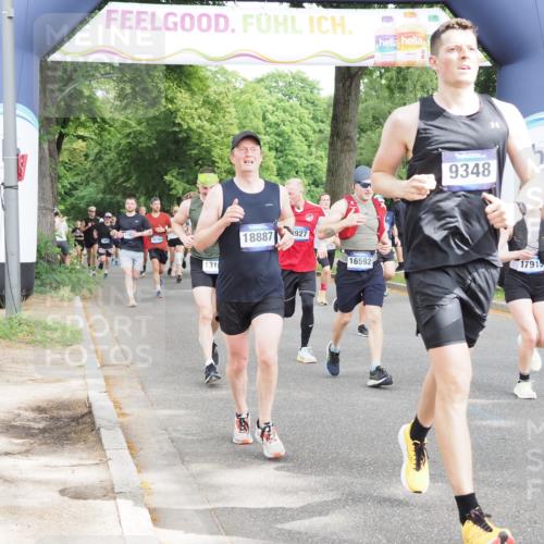 29.06.2025 - hella hamburg halbmarathon MichiJ http://msf.ph/oto/8308703 29.06.2025 10:35:51 Zwischen KM18-KM19 1884, 2708, 2839, 2869, 2953, 4324, 4553, 6009, 9348, 10000, 11211, 12549, 13183, 14797, 15735, 15784, 16592, 17007, 17172, 17915, 18430, 18887 meine-sportfotos.de