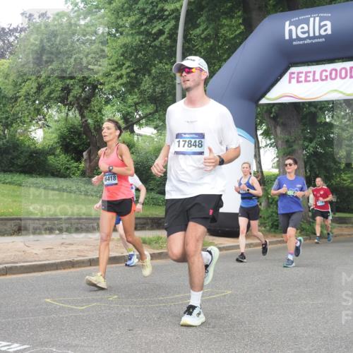 29.06.2025 - hella hamburg halbmarathon KatJ http://msf.ph/oto/8308829 29.06.2025 10:44:20 Zwischen KM18-KM19 1200, 3859, 4426, 5015, 5134, 5457, 5458, 5728, 7159 meine-sportfotos.de