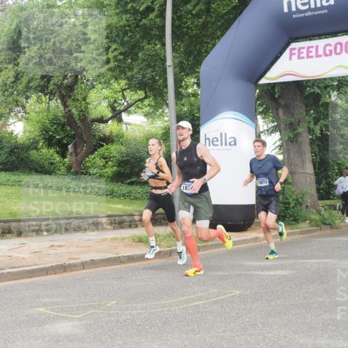 29.06.2025 - hella hamburg halbmarathon KatJ http://msf.ph/oto/8308833 29.06.2025 10:15:01 Zwischen KM18-KM19  meine-sportfotos.de