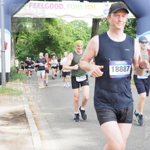 29.06.2025 - hella hamburg halbmarathon MichiJ http://msf.ph/oto/8308905 29.06.2025 10:35:52 Zwischen KM18-KM19 1460, 1884, 2708, 2839, 2869, 2953, 4324, 4553, 6009, 8927, 9348, 10000, 11211, 12549, 13183, 14797, 15735, 15784, 16592, 17007, 17172, 17915, 18430, 18887 meine-sportfotos.de