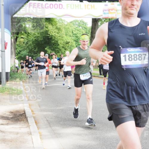 29.06.2025 - hella hamburg halbmarathon MichiJ http://msf.ph/oto/8308950 29.06.2025 10:35:52 Zwischen KM18-KM19 1460, 1884, 2708, 2839, 2869, 2953, 4324, 4553, 6009, 8927, 9348, 10000, 11211, 12549, 13183, 14797, 15735, 15784, 16592, 17007, 17172, 17915, 18430, 18887 meine-sportfotos.de