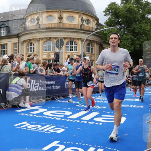 29.06.2025 - hella hamburg halbmarathon Strokosch-Dieckow http://msf.ph/oto/8308963 29.06.2025 10:56:38 Ziel 2083, 3413, 4152, 5721, 5744, 6416, 6759, 7037, 7646, 8311, 8542, 8652, 8744, 8825, 8996, 9488, 9562, 10093, 11083, 11870, 12509, 13863, 14369, 14461, 15134, 15145, 15431, 15712, 16043, 16121, 17259, 18340, 18634, 18899, 19120 meine-sportfotos.de