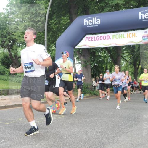 29.06.2025 - hella hamburg halbmarathon KatJ http://msf.ph/oto/8308973 29.06.2025 10:44:23 Zwischen KM18-KM19 2652, 3575, 4632, 5015, 5134, 5391, 6892, 7159 meine-sportfotos.de