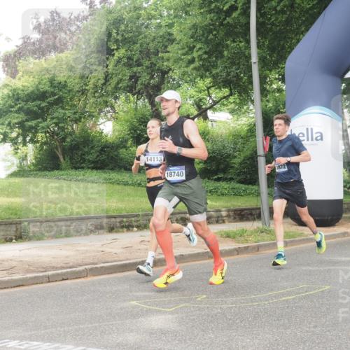 29.06.2025 - hella hamburg halbmarathon KatJ http://msf.ph/oto/8309010 29.06.2025 10:15:01 Zwischen KM18-KM19  meine-sportfotos.de