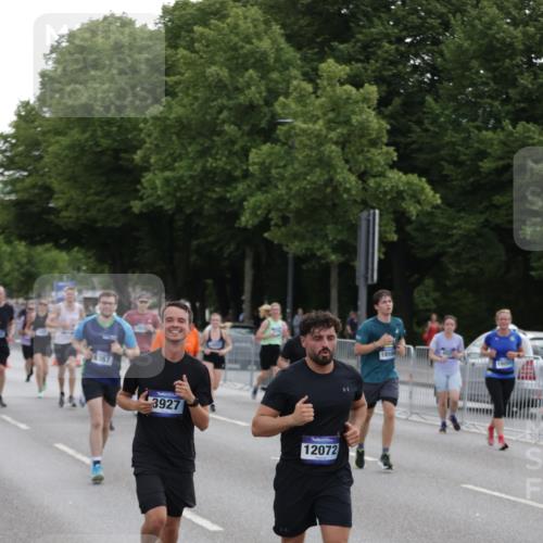 29.06.2025 - hella hamburg halbmarathon Jannik Wohlers http://msf.ph/oto/8309012 29.06.2025 10:38:21 Lombardsbrücke 56, 1232, 1390, 1451, 2576, 2660, 2693, 3216, 3323, 3726, 3927, 4028, 4257, 4259, 4260, 4316, 4320, 4964, 5913, 6695, 6696, 6875, 7148, 7263, 7849, 8367, 8583, 8747, 9004, 9455, 9708, 10554, 10604, 11059, 11635, 11697, 12028, 12072, 12075, 12577, 12722, 14557, 14558, 15755, 16181, 16346, 17250, 17333, 18050, 18471, 18504 meine-sportfotos.de