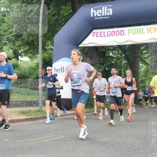 29.06.2025 - hella hamburg halbmarathon KatJ http://msf.ph/oto/8309013 29.06.2025 10:44:24 Zwischen KM18-KM19 2652, 2656, 3575, 4632, 5134, 5391, 6892, 7159 meine-sportfotos.de