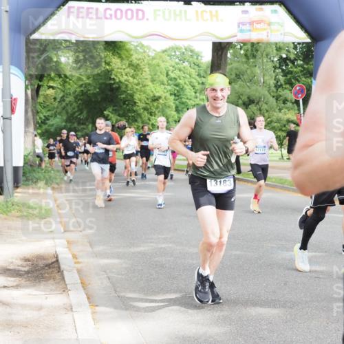29.06.2025 - hella hamburg halbmarathon MichiJ http://msf.ph/oto/8309032 29.06.2025 10:35:52 Zwischen KM18-KM19 1460, 1884, 2708, 2839, 2869, 2953, 4324, 4553, 6009, 8927, 9348, 10000, 11211, 12549, 13183, 14797, 15735, 15784, 16592, 17007, 17172, 17915, 18430, 18887 meine-sportfotos.de