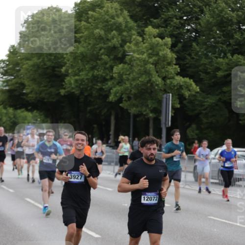 29.06.2025 - hella hamburg halbmarathon Jannik Wohlers http://msf.ph/oto/8309047 29.06.2025 10:38:21 Lombardsbrücke 56, 1232, 1390, 1451, 2576, 2660, 2693, 3216, 3323, 3726, 3927, 4028, 4257, 4259, 4260, 4316, 4320, 4964, 5913, 6695, 6696, 6875, 7148, 7263, 7849, 8367, 8583, 8747, 9004, 9455, 9708, 10554, 10604, 11059, 11635, 11697, 12028, 12072, 12075, 12577, 12722, 14557, 14558, 15755, 16181, 16346, 17250, 17333, 18050, 18471, 18504 meine-sportfotos.de