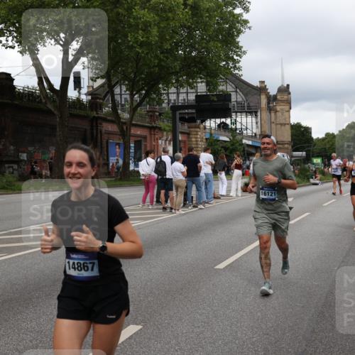 29.06.2025 - hella hamburg halbmarathon Yannick Fuchs http://msf.ph/oto/8309192 29.06.2025 10:50:32 20KM 1583, 1955, 2083, 2741, 3413, 3836, 4152, 5418, 5492, 5570, 6399, 6416, 6835, 7037, 7547, 7716, 8393, 8542, 8652, 8669, 8968, 8996, 9246, 9488, 9727, 9884, 9903, 9907, 9934, 10084, 10093, 10665, 11083, 11212, 12348, 12440, 12523, 12590, 12712, 13394, 13666, 13691, 13750, 14139, 14408, 14588, 14678, 14867, 15097, 15407, 15431, 15695, 16121, 16620, 16634, 16679, 17268, 17660, 17993, 18208, 18652, 18719, 18867, 18899, 19091 meine-sportfotos.de