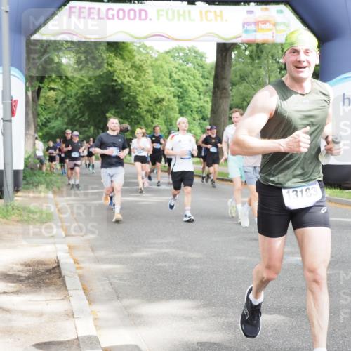 29.06.2025 - hella hamburg halbmarathon MichiJ http://msf.ph/oto/8309208 29.06.2025 10:35:52 Zwischen KM18-KM19 1460, 1884, 2708, 2839, 2869, 2953, 4324, 4553, 6009, 8927, 9348, 10000, 11211, 12549, 13183, 14797, 15735, 15784, 16592, 17007, 17172, 17915, 18430, 18887 meine-sportfotos.de