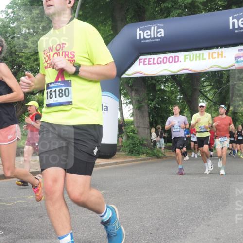 29.06.2025 - hella hamburg halbmarathon KatJ http://msf.ph/oto/8309237 29.06.2025 10:44:27 Zwischen KM18-KM19 1387, 2652, 2656, 3575, 4632, 5391, 6892, 7159 meine-sportfotos.de