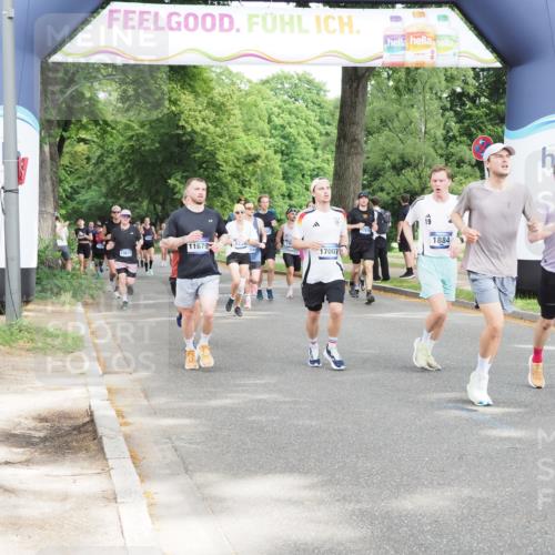29.06.2025 - hella hamburg halbmarathon MichiJ http://msf.ph/oto/8309271 29.06.2025 10:35:53 Zwischen KM18-KM19 1460, 1884, 2708, 2839, 2953, 4324, 4553, 8234, 8927, 9348, 10000, 11211, 12549, 13183, 14797, 15784, 16592, 17007, 17172, 17915, 18430, 18887 meine-sportfotos.de
