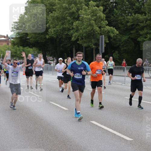 29.06.2025 - hella hamburg halbmarathon Jannik Wohlers http://msf.ph/oto/8309310 29.06.2025 10:38:24 Lombardsbrücke 56, 1232, 1390, 1451, 2524, 2576, 2660, 2693, 3307, 3323, 3726, 3927, 4028, 4257, 4259, 4260, 4316, 4320, 4964, 5913, 6695, 6696, 6875, 7263, 7849, 8367, 8583, 8747, 8783, 9455, 9708, 10554, 10604, 11059, 11635, 11697, 12028, 12072, 12075, 12722, 14557, 14558, 15755, 16181, 16346, 17333, 18050, 18504 meine-sportfotos.de