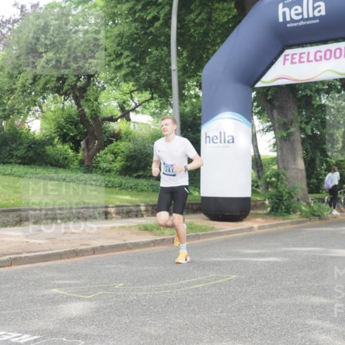 29.06.2025 - hella hamburg halbmarathon KatJ http://msf.ph/oto/8309353 29.06.2025 10:15:03 Zwischen KM18-KM19 1241 meine-sportfotos.de