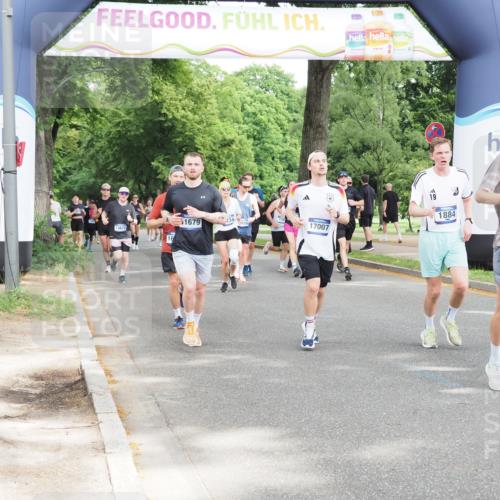 29.06.2025 - hella hamburg halbmarathon MichiJ http://msf.ph/oto/8309393 29.06.2025 10:35:53 Zwischen KM18-KM19 1460, 1884, 2708, 2839, 2953, 4324, 4553, 8234, 8927, 9348, 10000, 11211, 12549, 13183, 14797, 15784, 16592, 17007, 17172, 17915, 18430, 18887 meine-sportfotos.de