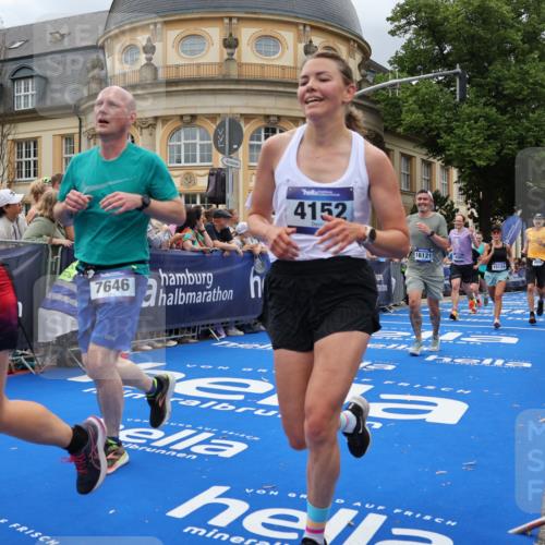 29.06.2025 - hella hamburg halbmarathon Strokosch-Dieckow http://msf.ph/oto/8309394 29.06.2025 10:56:43 Ziel 2378, 3836, 4152, 6416, 6759, 7037, 7646, 8311, 8744, 8825, 8996, 9488, 11083, 11870, 13816, 14369, 14461, 15134, 15145, 15431, 15712, 16008, 16009, 16043, 16121, 16679, 17133, 17259, 18340, 18634, 18899 meine-sportfotos.de