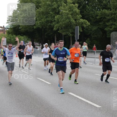 29.06.2025 - hella hamburg halbmarathon Jannik Wohlers http://msf.ph/oto/8309401 29.06.2025 10:38:24 Lombardsbrücke 56, 1232, 1390, 1451, 2524, 2576, 2660, 2693, 3307, 3323, 3726, 3927, 4028, 4257, 4259, 4260, 4316, 4320, 4964, 5913, 6695, 6696, 6875, 7263, 7849, 8367, 8583, 8747, 8783, 9455, 9708, 10554, 10604, 11059, 11635, 11697, 12028, 12072, 12075, 12722, 14557, 14558, 15755, 16181, 16346, 17333, 18050, 18504 meine-sportfotos.de