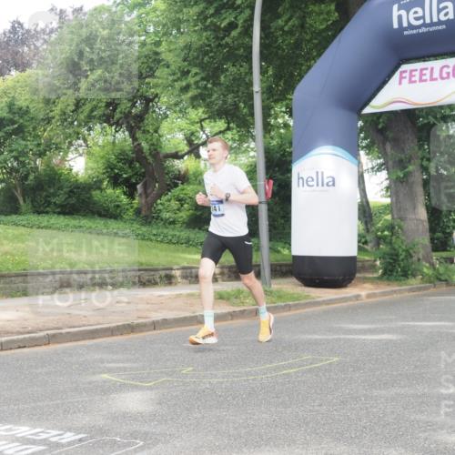 29.06.2025 - hella hamburg halbmarathon KatJ http://msf.ph/oto/8309405 29.06.2025 10:15:03 Zwischen KM18-KM19 1241 meine-sportfotos.de