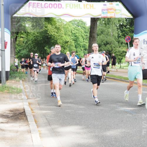 29.06.2025 - hella hamburg halbmarathon MichiJ http://msf.ph/oto/8309444 29.06.2025 10:35:54 Zwischen KM18-KM19 1460, 1884, 2708, 2839, 2953, 4324, 4553, 8234, 8927, 9348, 10000, 11211, 11679, 12549, 13183, 14797, 15784, 16149, 16592, 17007, 17172, 17915, 18430, 18856, 18887 meine-sportfotos.de