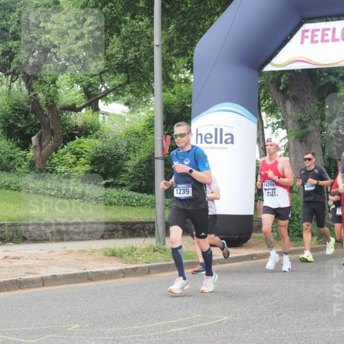 29.06.2025 - hella hamburg halbmarathon KatJ http://msf.ph/oto/8309454 29.06.2025 10:44:30 Zwischen KM18-KM19 1239, 1387, 2652, 2656, 3141, 3575, 4632, 6592 meine-sportfotos.de