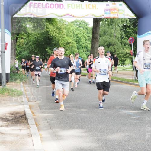 29.06.2025 - hella hamburg halbmarathon MichiJ http://msf.ph/oto/8309491 29.06.2025 10:35:54 Zwischen KM18-KM19 1460, 1884, 2708, 2839, 2953, 4324, 4553, 8234, 8927, 9348, 10000, 11211, 11679, 12549, 13183, 14797, 15784, 16149, 16592, 17007, 17172, 17915, 18430, 18856, 18887 meine-sportfotos.de