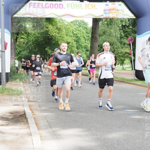 29.06.2025 - hella hamburg halbmarathon MichiJ http://msf.ph/oto/8309534 29.06.2025 10:35:54 Zwischen KM18-KM19 1460, 1884, 2708, 2839, 2953, 4324, 4553, 8234, 8927, 9348, 10000, 11211, 11679, 12549, 13183, 14797, 15784, 16149, 16592, 17007, 17172, 17915, 18430, 18856, 18887 meine-sportfotos.de