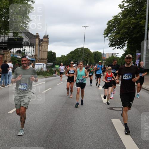 29.06.2025 - hella hamburg halbmarathon Yannick Fuchs http://msf.ph/oto/8309554 29.06.2025 10:50:32 20KM 1583, 1955, 2083, 2741, 3413, 3836, 4152, 5418, 5492, 5570, 6399, 6416, 6835, 7037, 7547, 7716, 8393, 8542, 8652, 8669, 8968, 8996, 9246, 9488, 9727, 9884, 9903, 9907, 9934, 10084, 10093, 10665, 11083, 11212, 12348, 12440, 12523, 12590, 12712, 13394, 13666, 13691, 13750, 14139, 14408, 14588, 14678, 14867, 15097, 15407, 15431, 15695, 16121, 16620, 16634, 16679, 17268, 17660, 17993, 18208, 18652, 18719, 18867, 18899, 19091 meine-sportfotos.de