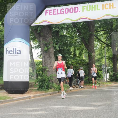 29.06.2025 - hella hamburg halbmarathon KatJ http://msf.ph/oto/8309670 29.06.2025 10:15:09 Zwischen KM18-KM19 1241 meine-sportfotos.de