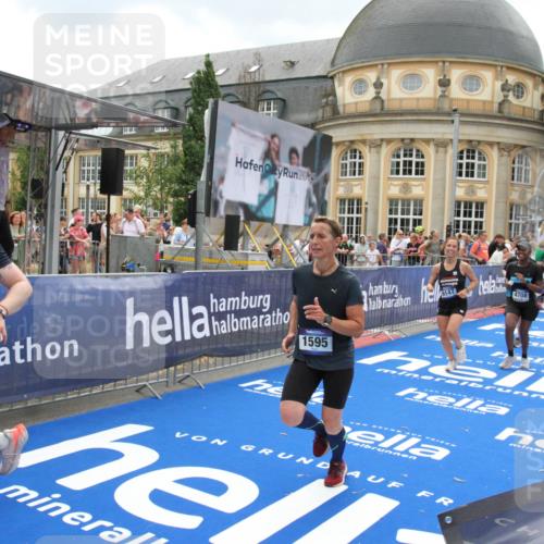29.06.2025 - hella hamburg halbmarathon Michael Strokosch http://msf.ph/oto/8309701 29.06.2025 10:58:24 Ziel 1595, 4550, 4592, 4708, 5347, 6138, 6147, 9230, 9485, 11645, 11808, 14355, 15434, 18266, 18891 meine-sportfotos.de