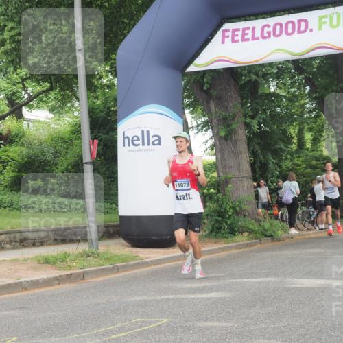 29.06.2025 - hella hamburg halbmarathon KatJ http://msf.ph/oto/8309840 29.06.2025 10:15:09 Zwischen KM18-KM19 1241 meine-sportfotos.de