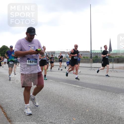 29.06.2025 - hella hamburg halbmarathon Lena Gebhardt http://msf.ph/oto/8309869 29.06.2025 10:46:56 Lombardsbrücke 18924, 7827, 2162, 117439, 16218, 13885, 1073, 1185, 1286, 1363, 1371, 1375, 1593, 1607, 1720, 1837, 1961, 1999, 2162, 2211, 2320, 2327, 2537, 2555, 2556, 2665, 2697, 2981, 3277, 3406, 3407, 3469, 3734, 3823, 4202, 4239, 4296, 4342, 4355, 4483, 4604, 5111, 5114, 5700, 5796, 5953, 6124, 6161, 6485, 6496, 6740, 7073, 7303, 7412, 7430, 7431, 7767, 7827, 8131, 8477, 8486, 8551, 8553, 8684, 8706, 8967, 9691, 10230, 13969, 14261, 15852, 16882, 16987 meine-sportfotos.de