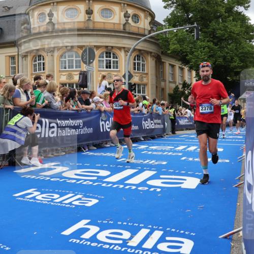 29.06.2025 - hella hamburg halbmarathon Strokosch-Dieckow http://msf.ph/oto/8309885 29.06.2025 10:56:49 Ziel 1955, 2282, 2378, 2741, 2759, 3836, 5418, 6835, 7716, 8825, 8996, 11043, 13816, 14369, 14461, 15097, 15134, 15431, 15712, 16008, 16009, 16043, 16121, 16620, 16679, 17133, 18634 meine-sportfotos.de
