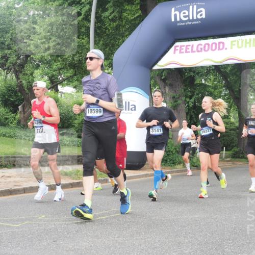29.06.2025 - hella hamburg halbmarathon KatJ http://msf.ph/oto/8309975 29.06.2025 10:44:32 Zwischen KM18-KM19 1239, 1387, 2656, 3141, 4579, 6592 meine-sportfotos.de