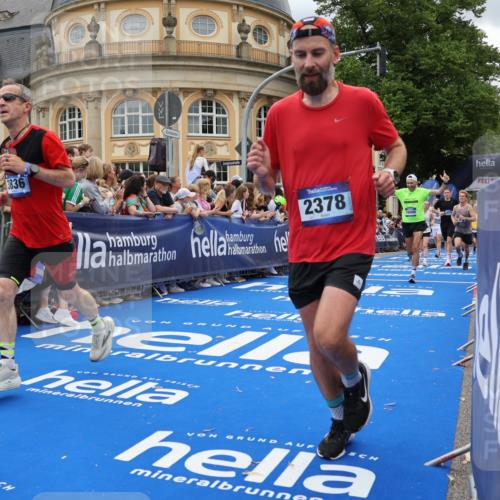 29.06.2025 - hella hamburg halbmarathon Strokosch-Dieckow http://msf.ph/oto/8309976 29.06.2025 10:56:50 Ziel 1955, 2282, 2378, 2741, 2759, 3836, 5033, 5418, 6835, 7716, 8825, 8996, 11043, 13816, 14369, 14461, 14678, 15097, 15134, 15431, 16008, 16009, 16620, 16679, 17133, 18634 meine-sportfotos.de
