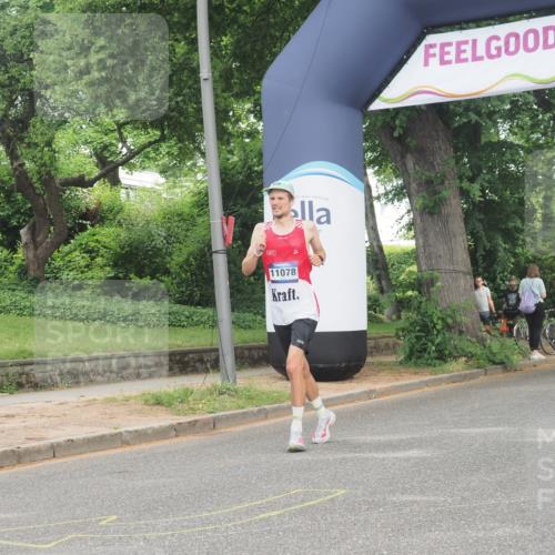 29.06.2025 - hella hamburg halbmarathon KatJ http://msf.ph/oto/8309981 29.06.2025 10:15:10 Zwischen KM18-KM19 1241 meine-sportfotos.de