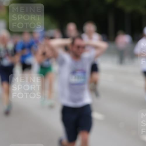 29.06.2025 - hella hamburg halbmarathon Jannik Wohlers http://msf.ph/oto/8310039 29.06.2025 10:38:26 Lombardsbrücke 56, 1232, 1390, 1451, 2524, 2534, 2693, 3307, 3323, 3726, 3927, 4028, 4257, 4259, 4260, 4316, 4320, 4964, 5913, 6875, 7263, 7849, 8367, 8583, 8747, 8783, 9455, 9708, 10554, 10604, 11059, 11635, 11697, 12028, 12072, 12075, 12722, 14557, 14558, 15755, 16181, 16346, 16388, 17333, 18050, 18504 meine-sportfotos.de