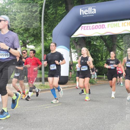 29.06.2025 - hella hamburg halbmarathon KatJ http://msf.ph/oto/8310125 29.06.2025 10:44:32 Zwischen KM18-KM19 1239, 1387, 2656, 3141, 4579, 6592 meine-sportfotos.de