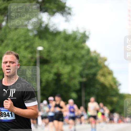 29.06.2025 - hella hamburg halbmarathon Dr. Thomas Lammeyer http://msf.ph/oto/8310163 29.06.2025 10:38:24 Kennedybrücke 1025, 1705, 1764, 1787, 2038, 2276, 2464, 2496, 2510, 2511, 2933, 3145, 3829, 4445, 4479, 4540, 4942, 5096, 5566, 5569, 5691, 6034, 6109, 6574, 6718, 6727, 7324, 7329, 7565, 7644, 8202, 8277, 8282, 9094, 9514, 10007, 10071, 10561, 10564, 11122, 11338, 11432 meine-sportfotos.de