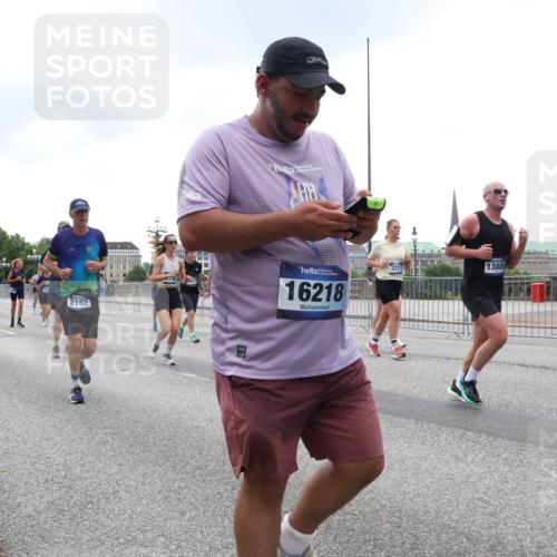 29.06.2025 - hella hamburg halbmarathon Lena Gebhardt http://msf.ph/oto/8310205 29.06.2025 10:46:57 Lombardsbrücke 18924, 7827, 2162, 16218, 13885, 1895, 1073, 1185, 1286, 1363, 1371, 1375, 1593, 1607, 1720, 1961, 1999, 2162, 2211, 2320, 2327, 2537, 2555, 2556, 2665, 2697, 2981, 3277, 3406, 3407, 3469, 3734, 3823, 4202, 4239, 4296, 4342, 4355, 4483, 4604, 5111, 5114, 5700, 5796, 5953, 6124, 6161, 6485, 6496, 6740, 7073, 7412, 7430, 7431, 7767, 7827, 8131, 8477, 8486, 8551, 8553, 8684, 8706, 8967, 9691, 10230, 13969, 14261, 15852, 16882, 16987 meine-sportfotos.de
