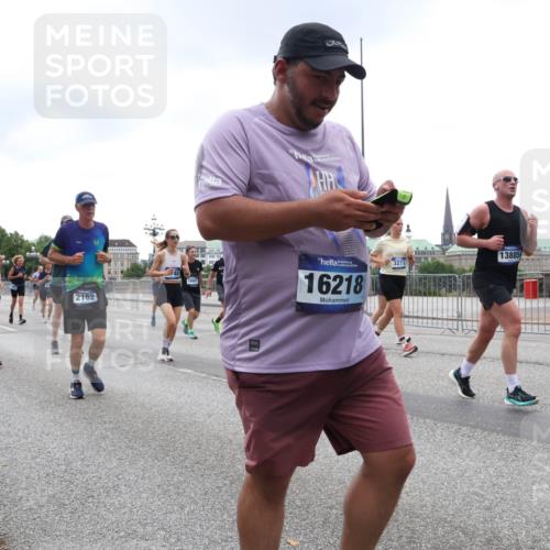 29.06.2025 - hella hamburg halbmarathon Lena Gebhardt http://msf.ph/oto/8310244 29.06.2025 10:46:57 Lombardsbrücke 7827, 2162, 16218, 13885, 8950, 3277, 1073, 1185, 1286, 1363, 1371, 1375, 1593, 1607, 1720, 1961, 1999, 2162, 2211, 2320, 2327, 2537, 2555, 2556, 2665, 2697, 2981, 3277, 3406, 3407, 3469, 3734, 3823, 4202, 4239, 4296, 4342, 4355, 4483, 4604, 5111, 5114, 5700, 5796, 5953, 6124, 6161, 6485, 6496, 6740, 7073, 7412, 7430, 7431, 7767, 7827, 8131, 8477, 8486, 8551, 8553, 8684, 8706, 8967, 9691, 10230, 13969, 14261, 15852, 16882, 16987 meine-sportfotos.de