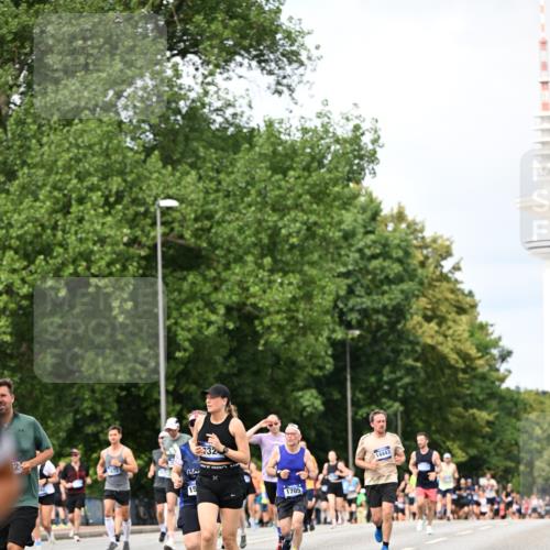 29.06.2025 - hella hamburg halbmarathon Dr. Thomas Lammeyer http://msf.ph/oto/8310273 29.06.2025 10:38:25 Kennedybrücke 1025, 1705, 1764, 1787, 2038, 2276, 2464, 2496, 2510, 2511, 2933, 3145, 3829, 4445, 4479, 4540, 4942, 5096, 5566, 5569, 5609, 5691, 6034, 6109, 6574, 6718, 6727, 7324, 7329, 7644, 8202, 8277, 8282, 9094, 9514, 10007, 10071, 10561, 10564, 11122, 11338, 11432 meine-sportfotos.de