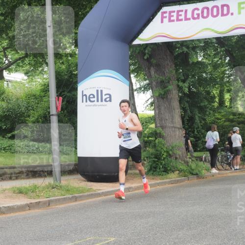 29.06.2025 - hella hamburg halbmarathon KatJ http://msf.ph/oto/8310274 29.06.2025 10:15:12 Zwischen KM18-KM19  meine-sportfotos.de