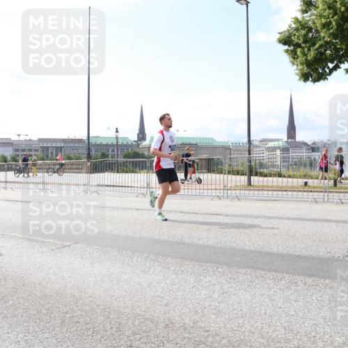 29.06.2025 - hella hamburg halbmarathon Lena Gebhardt http://msf.ph/oto/8310336 29.06.2025 10:12:15 Lombardsbrücke 11509, 1062, 1610, 1790, 1850, 2661, 2963, 2964, 3182, 3248, 3262, 3746, 4453, 4499, 4554, 5166, 5176, 5379, 5597, 5598, 6822, 6871, 6966, 7014, 7474, 9191, 9253, 9254, 9405, 9705, 10042, 10409, 10581, 10685, 11507, 11509, 11525, 11537, 11581, 11917, 12473, 13171, 13542, 13958, 14060, 14196, 14313, 14384, 14863, 14868, 15137, 16379, 16473, 16976, 17638, 17774, 18261, 18395, 18429, 18493, 18655 meine-sportfotos.de