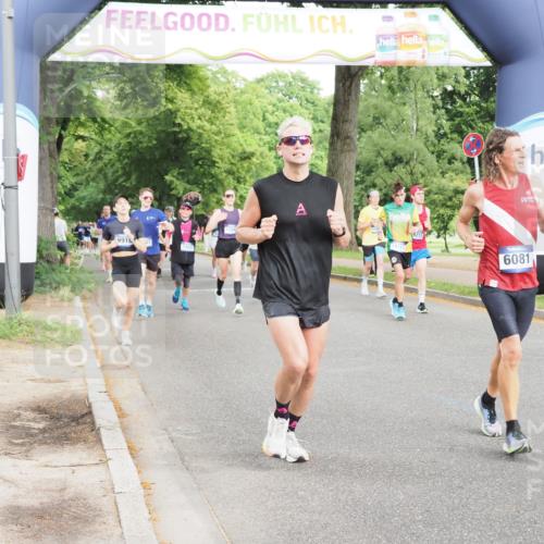 29.06.2025 - hella hamburg halbmarathon MichiJ http://msf.ph/oto/8310385 29.06.2025 10:35:58 Zwischen KM18-KM19 1460, 1884, 2708, 4324, 4601, 5915, 6081, 6134, 7067, 8234, 8927, 9213, 11679, 12534, 13007, 13183, 13672, 13948, 14814, 16149, 17007, 17172, 17979, 18790, 18856 meine-sportfotos.de