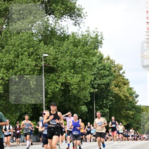 29.06.2025 - hella hamburg halbmarathon Dr. Thomas Lammeyer http://msf.ph/oto/8310447 29.06.2025 10:38:25 Kennedybrücke 1025, 1705, 1764, 1787, 2038, 2276, 2464, 2496, 2510, 2511, 2933, 3145, 3829, 4445, 4479, 4540, 4942, 5096, 5566, 5569, 5609, 5691, 6034, 6109, 6574, 6718, 6727, 7324, 7329, 7644, 8202, 8277, 8282, 9094, 9514, 10007, 10071, 10561, 10564, 11122, 11338, 11432 meine-sportfotos.de