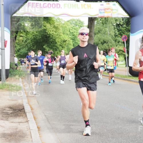 29.06.2025 - hella hamburg halbmarathon MichiJ http://msf.ph/oto/8310453 29.06.2025 10:35:58 Zwischen KM18-KM19 1460, 1884, 2708, 4324, 4601, 5915, 6081, 6134, 7067, 8234, 8927, 9213, 11679, 12534, 13007, 13183, 13672, 13948, 14814, 16149, 17007, 17172, 17979, 18790, 18856 meine-sportfotos.de