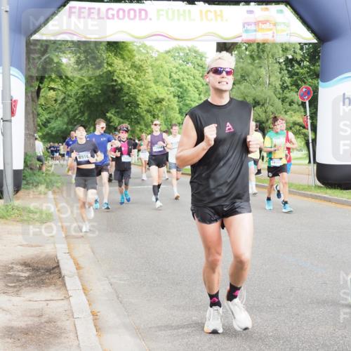 29.06.2025 - hella hamburg halbmarathon MichiJ http://msf.ph/oto/8310469 29.06.2025 10:35:59 Zwischen KM18-KM19 1460, 1884, 2442, 4324, 4377, 4601, 5915, 6081, 6134, 7067, 8234, 8916, 8927, 9213, 11679, 12534, 13007, 13183, 13672, 13948, 14814, 16149, 17007, 17172, 17979, 18790, 18856, 19181 meine-sportfotos.de